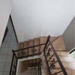 CASA-JARDINES-DE-LA-RIVERA-escaleras